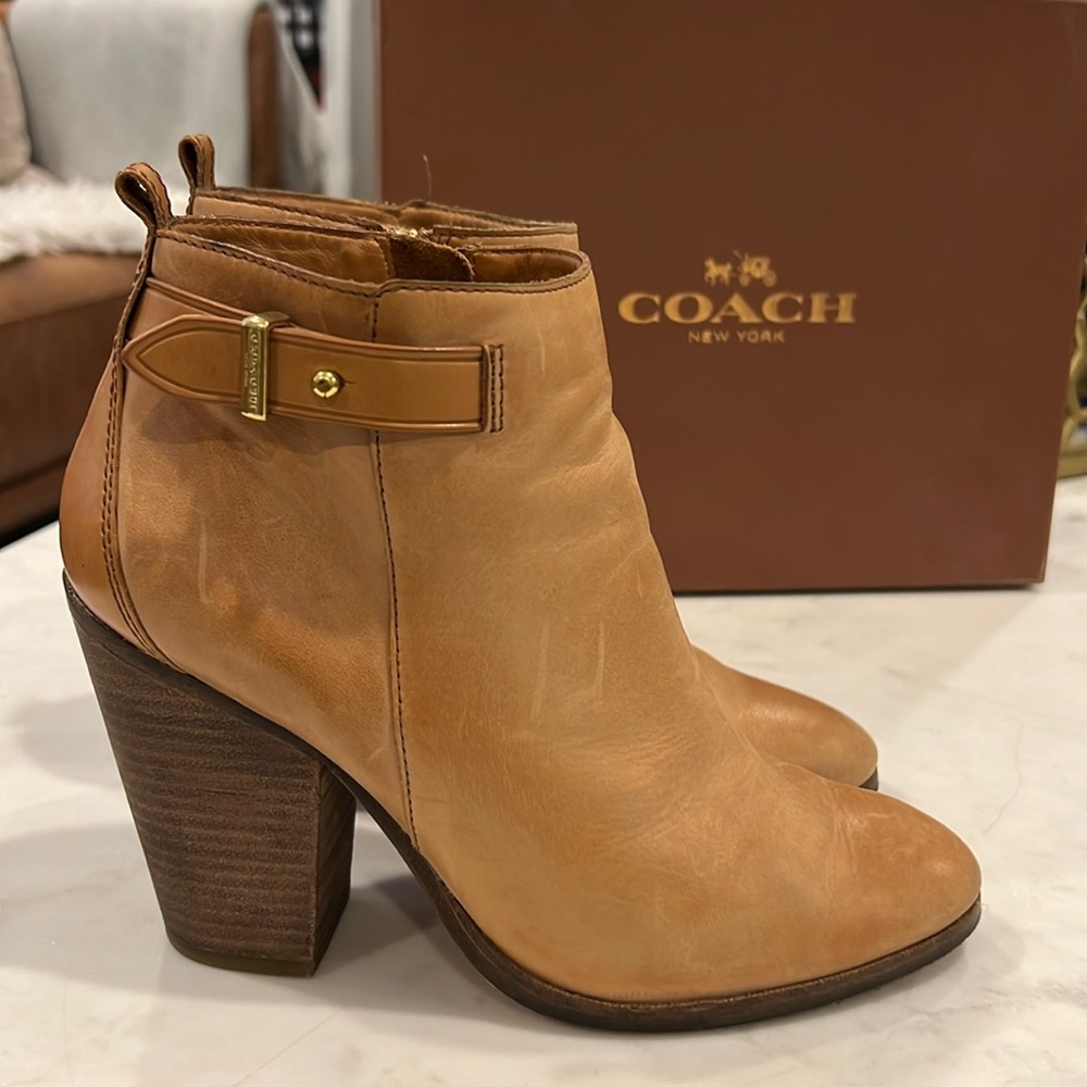 COACH Hewes Heeled Leather Ankle Booties 8.5 Tan